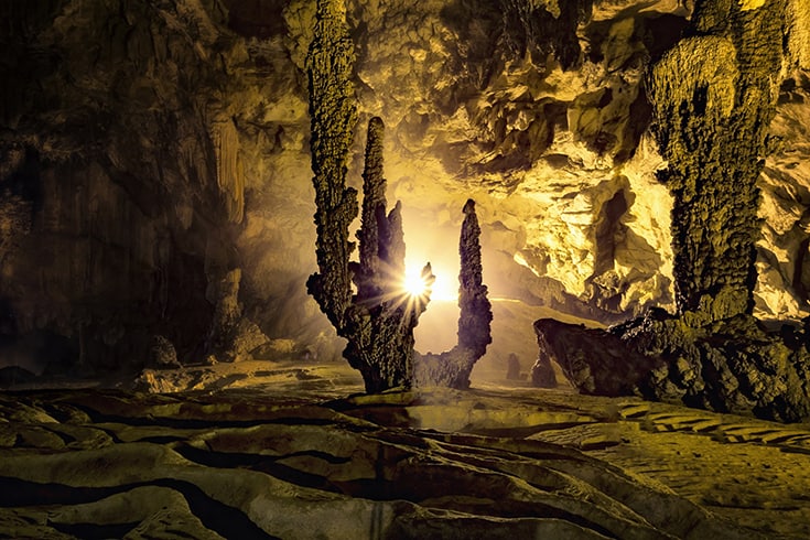 Nguom ngao cave near Ban Gioc waterfall