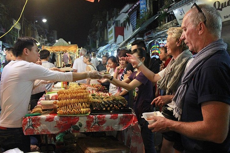 Night Street Food in Halong