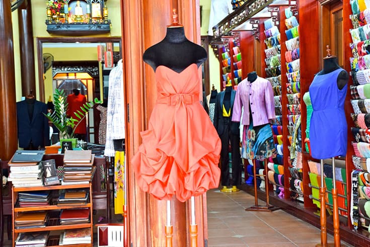 Order a tailor-made suit in Hoi An