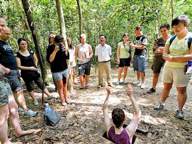 0003714_explore-full-day-ho-chi-minh-city-cu-chi-tunnel-tour_9001