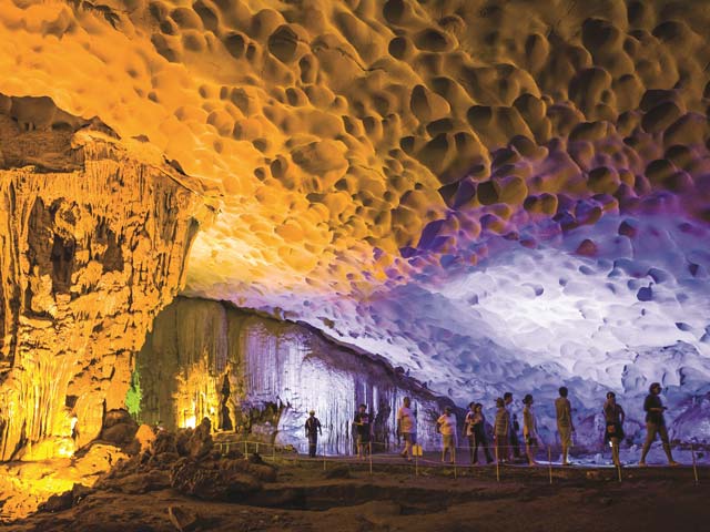 3land-cave-in-halong-bay