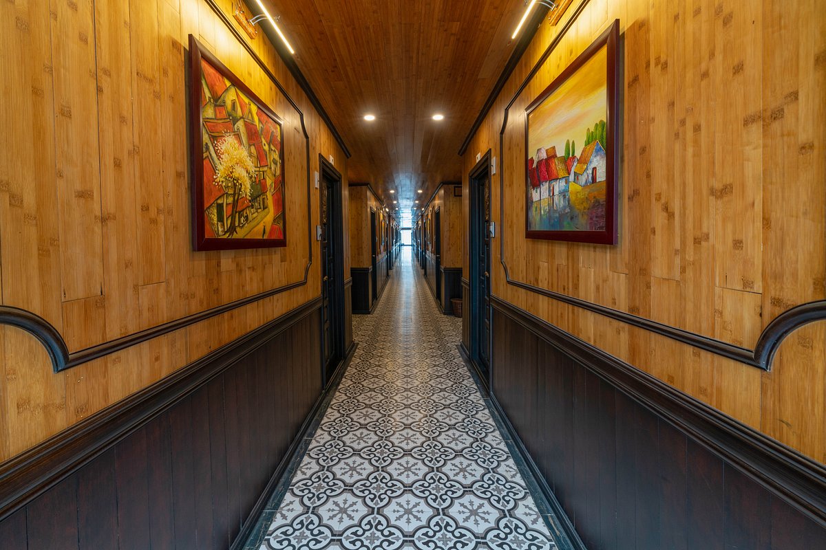 corridor (1)